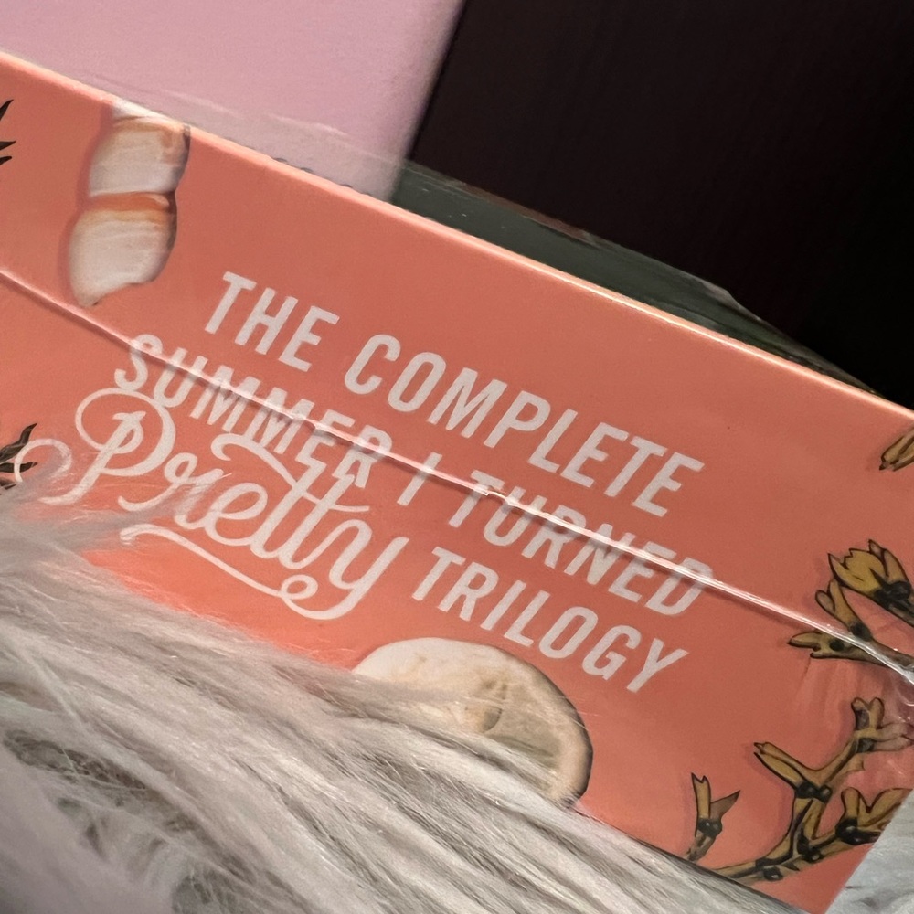 FIRM PRICE🎀The Complete Summer I Turned Pretty Trilogy Book - Picture 4 of 5